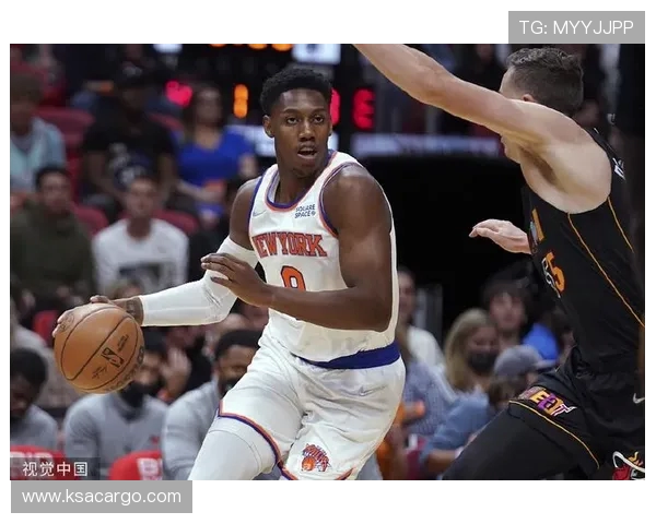 热火与尼克斯巅峰对决再燃战火季后赛格局或将因此改写