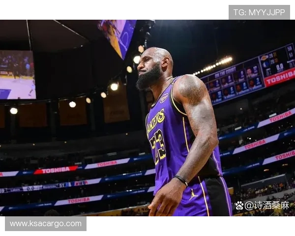 卡里姆·阿布杜尔-贾巴尔：篮球历史中的传奇巨星与文化象征