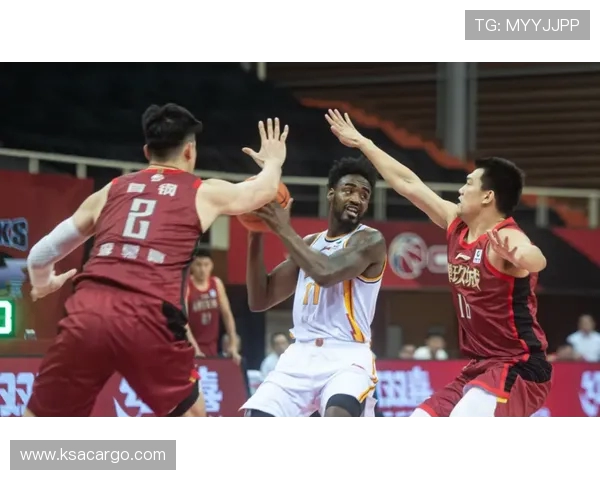 弗拉门戈队面对劲敌挑战 全力以赴争取胜利演绎精彩足球对决