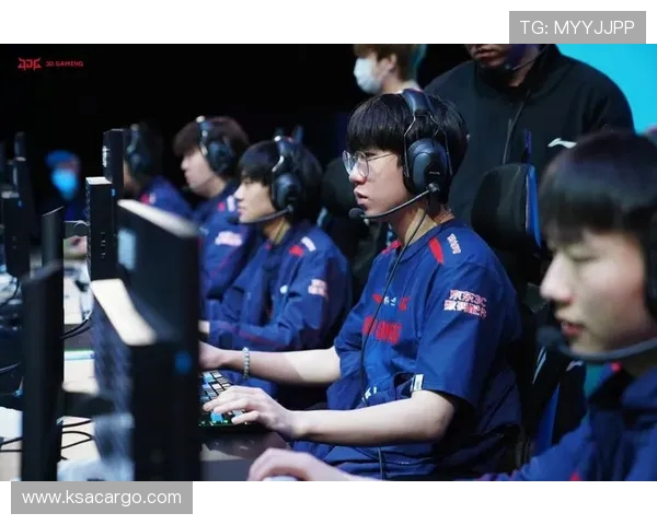 JDG战队在世界大师赛中以84分稳居积分榜首位引领竞争