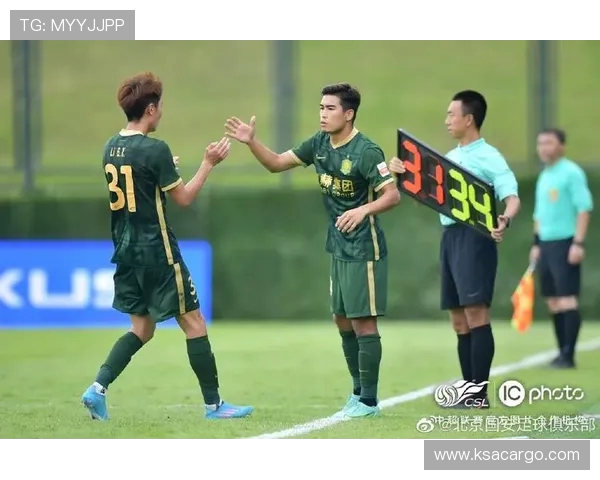 上海海港力争主场优势迎战劲敌 备战关键比赛全力冲击胜利