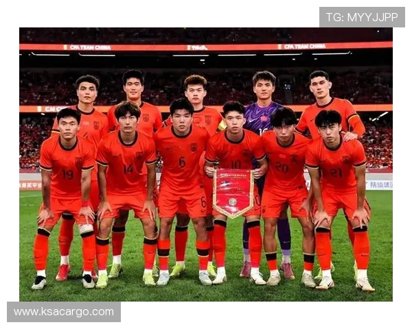 中国与越南足球队激战正酣谁能在亚洲赛场上笑到最后