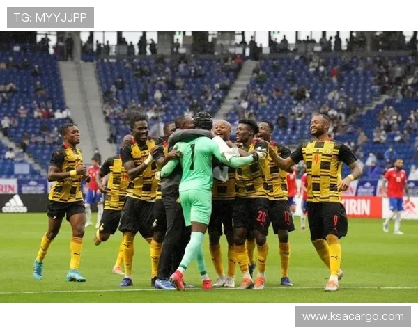 友谊赛精彩对决日本队迎战加纳队展现足球魅力与友谊精神